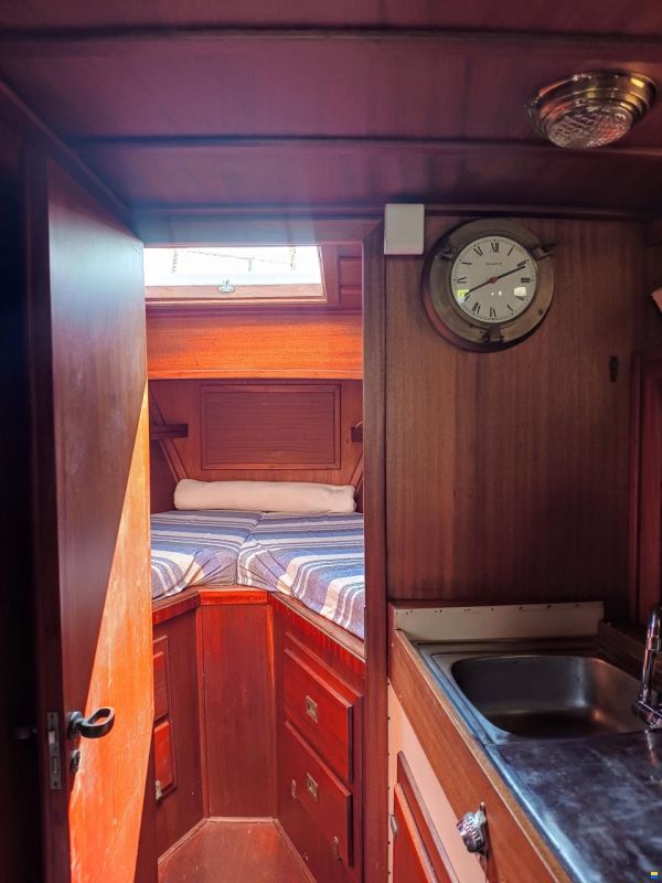 Ferretti Altura 33