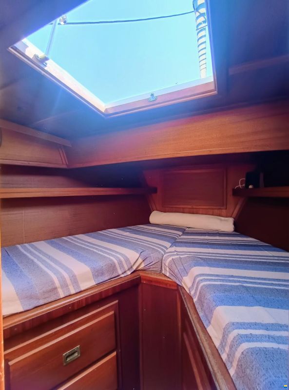 Ferretti Altura 33