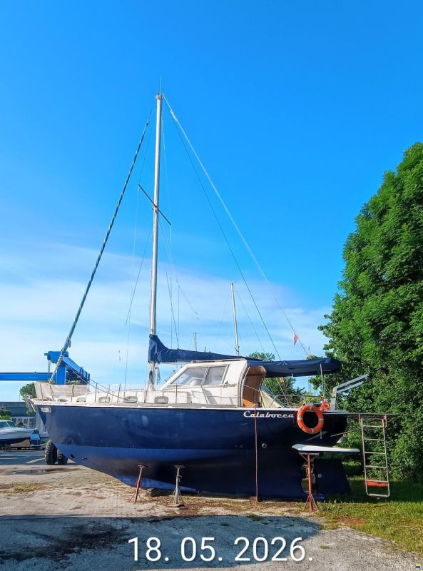 Ferretti Altura 33