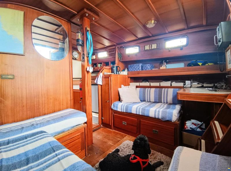 Ferretti Altura 33