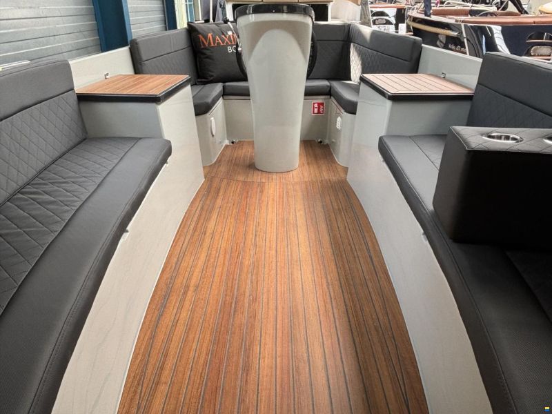 Maxima 650 Flying Lounge