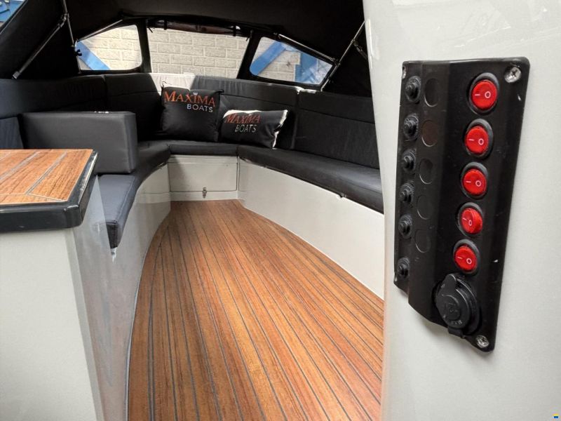 Maxima 650 Flying Lounge