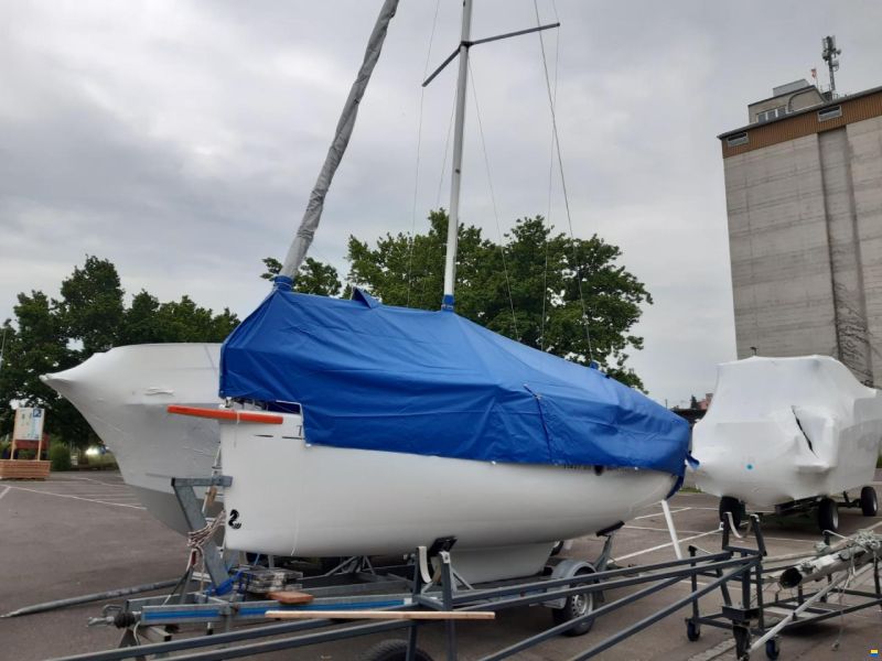 Beneteau First 211
