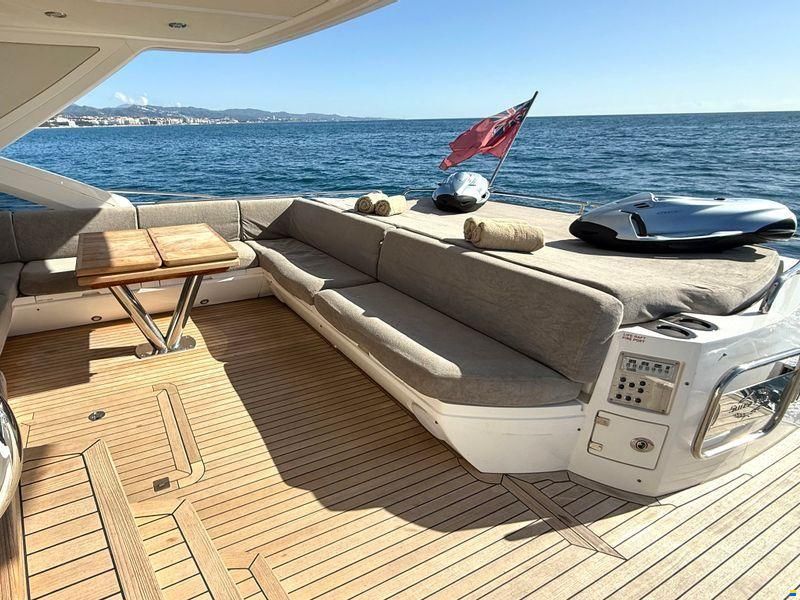 Sunseeker 68 Sport Yacht