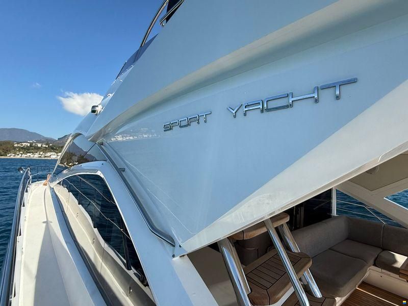 Sunseeker 68 Sport Yacht