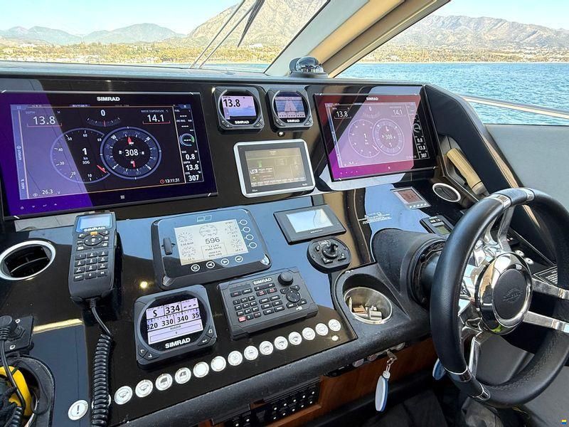 Sunseeker 68 Sport Yacht