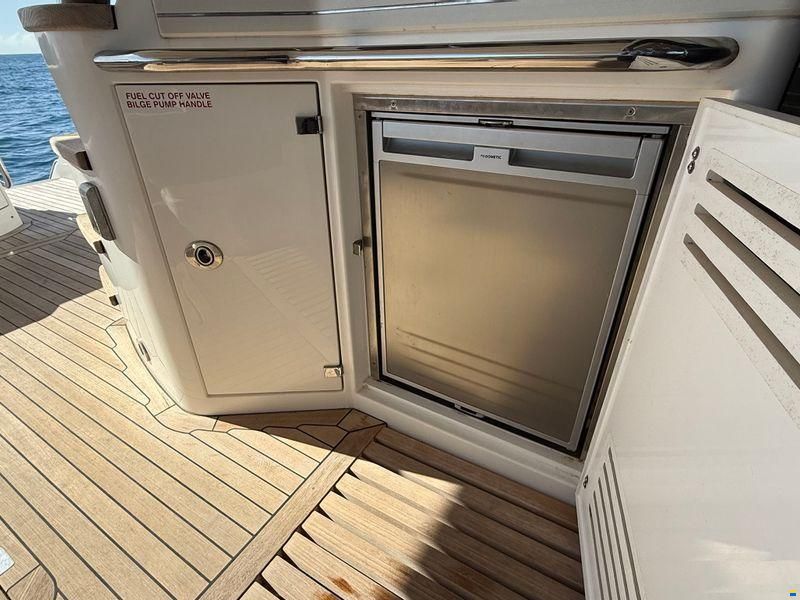 Sunseeker 68 Sport Yacht