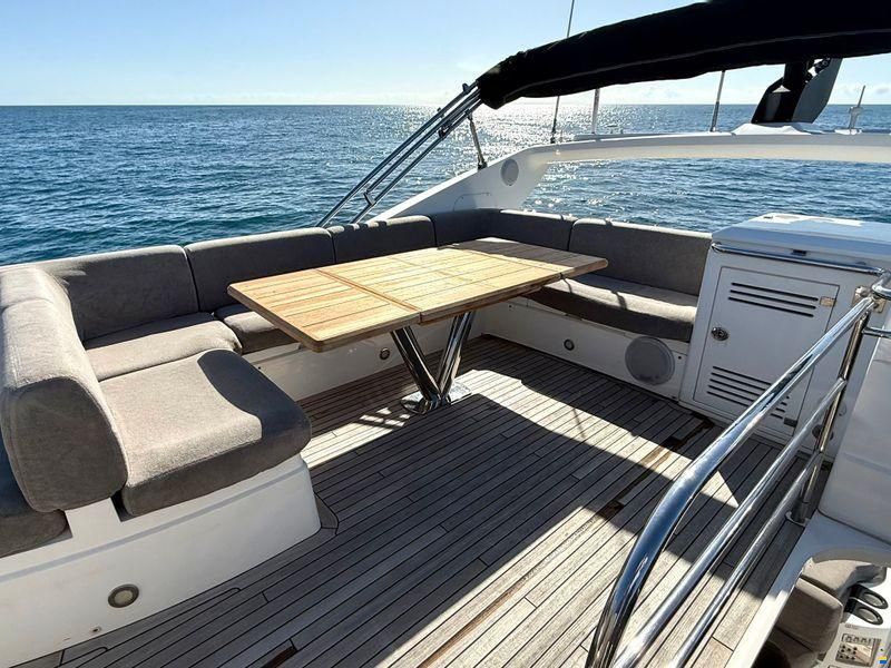 Sunseeker 68 Sport Yacht