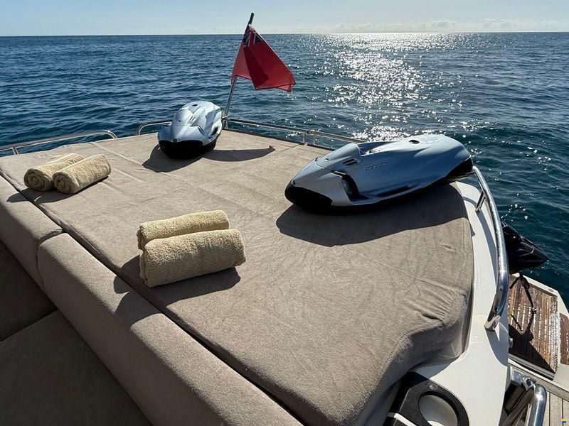 Sunseeker 68 Sport Yacht