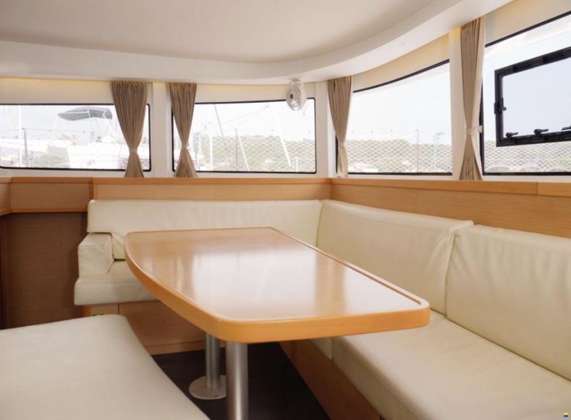 Lagoon 42