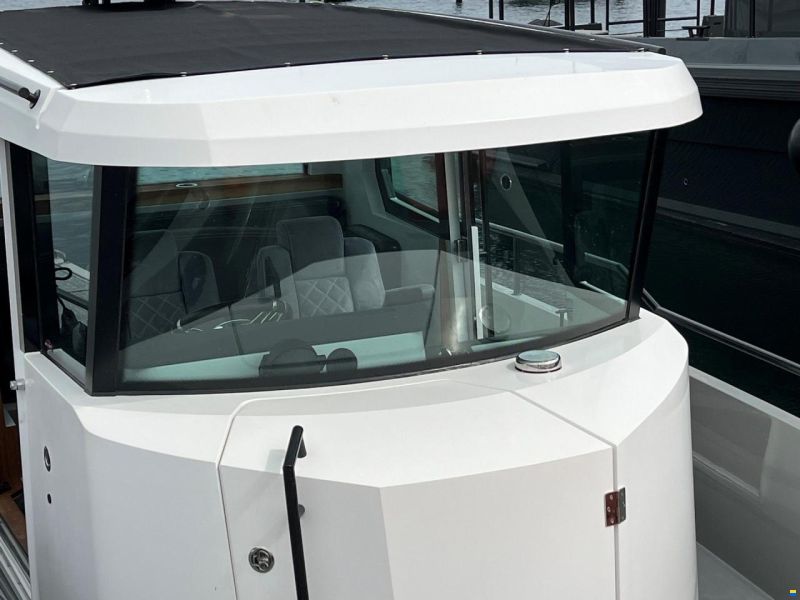 Axopar 28 Cabin R-Version