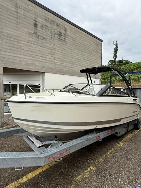Quicksilver 675 Bow Rider avec place possible