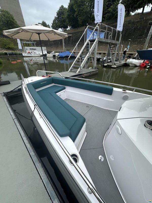 Axopar 28 Cabin - Wetbar