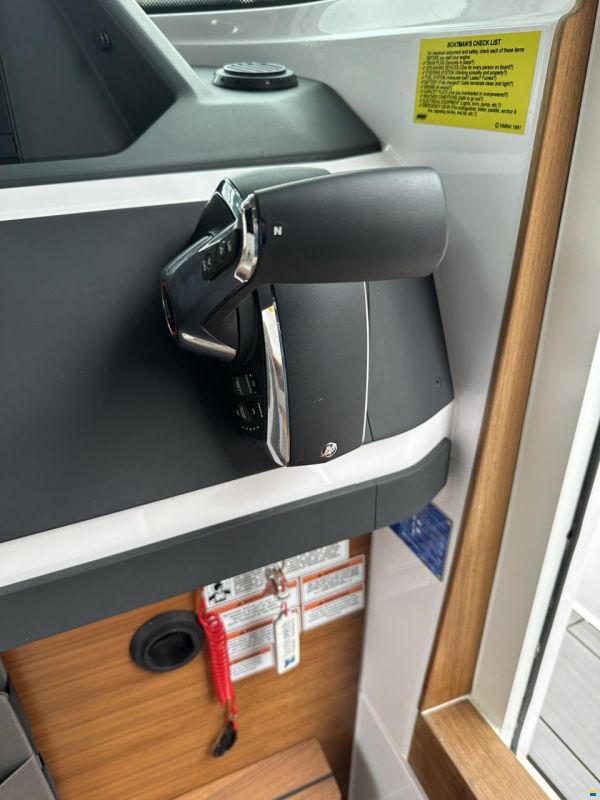 Axopar 28 Cabin - Wetbar