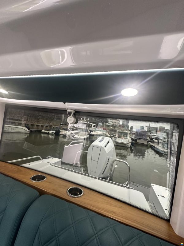 Axopar 28 Cabin - Wetbar