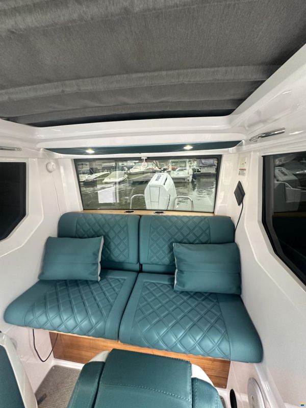 Axopar 28 Cabin - Wetbar