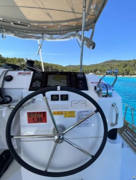 Lagoon 40