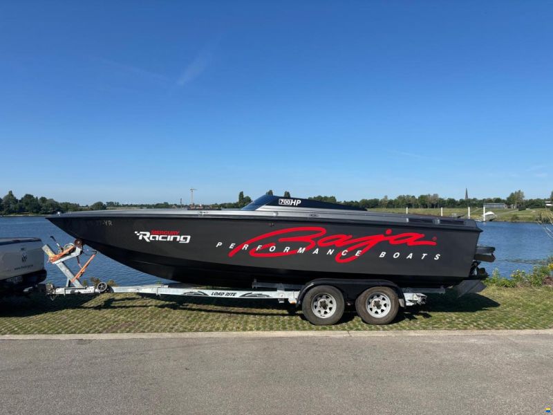 Baja Outlaw 24 ft