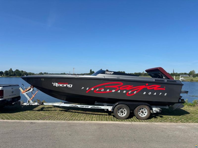 Baja Outlaw 24 ft