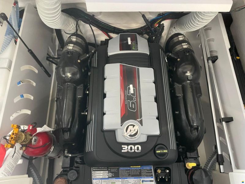 Sea Ray Sun Sport 230 Limited Edition