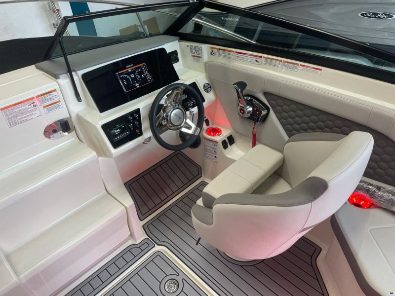 Sea Ray Sun Sport 230 Limited Edition