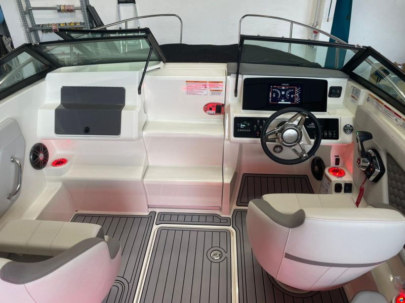 Sea Ray Sun Sport 230 Limited Edition
