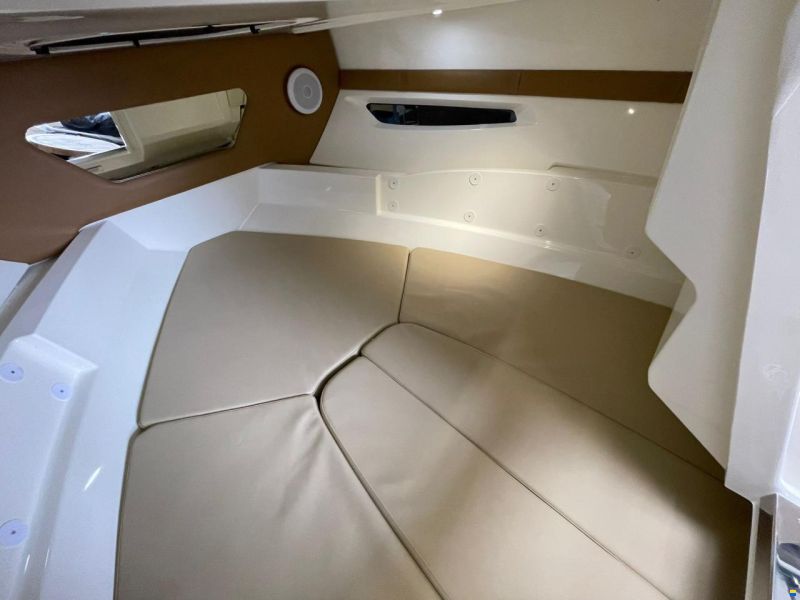 Sea Ray Sun Sport 230 Limited Edition
