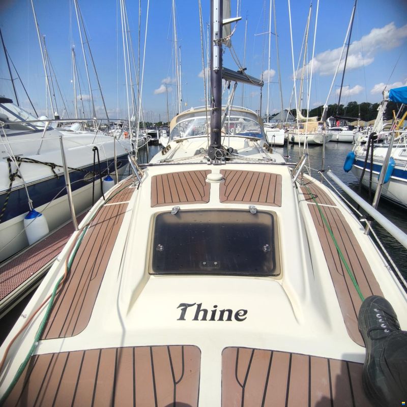 Bavaria 890