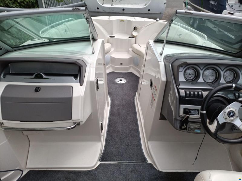 Monterey 220 Explorer