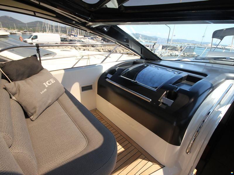 Sunseeker Predator 60