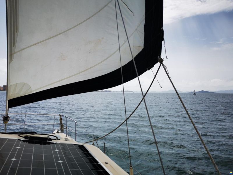 Prout Snowgoose 37