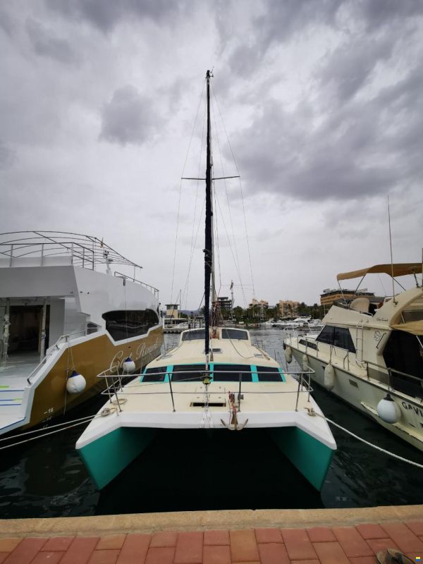 Prout Snowgoose 37