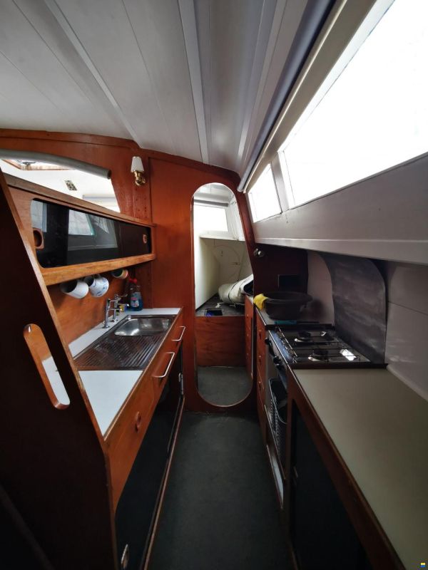 Prout Snowgoose 37