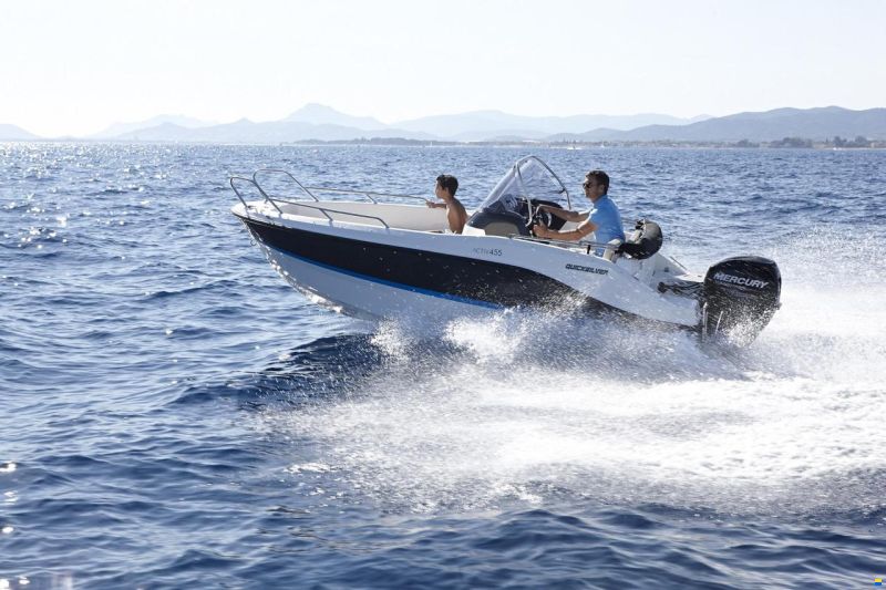 Quicksilver 455 Open  und Trailer