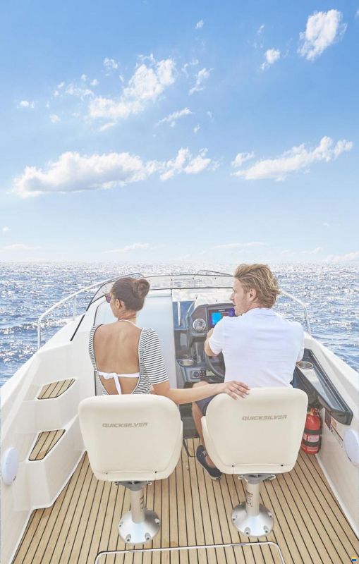 Quicksilver 555 Cabin mit 15PS und Trailer