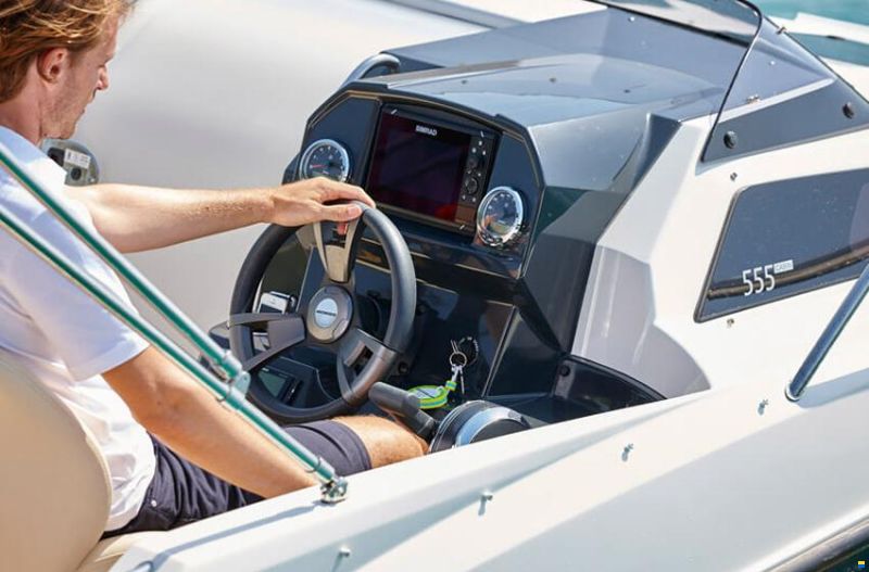 Quicksilver 555 Cabin mit 80PS und Trailer