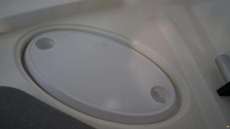 Quicksilver Activ 555 Cabin