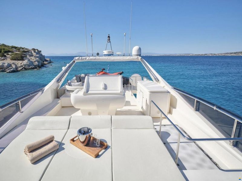 Ferretti 731