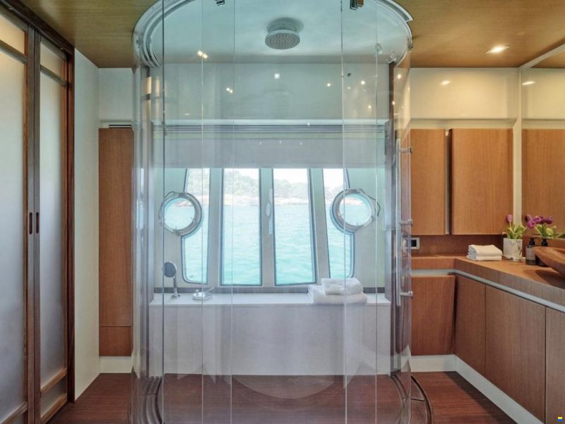 Ferretti 731