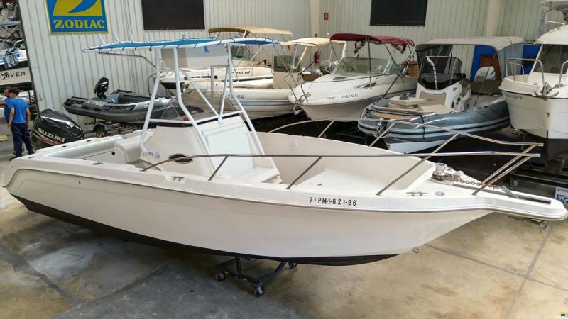 Wellcraft 238 CCF Center Console