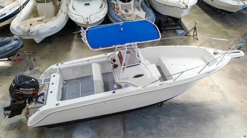 Wellcraft 238 CCF Center Console