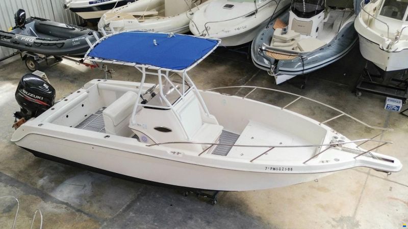 Wellcraft 238 CCF Center Console