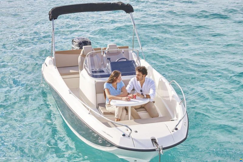 Quicksilver Activ 605 Open mit 115PS und Trailer