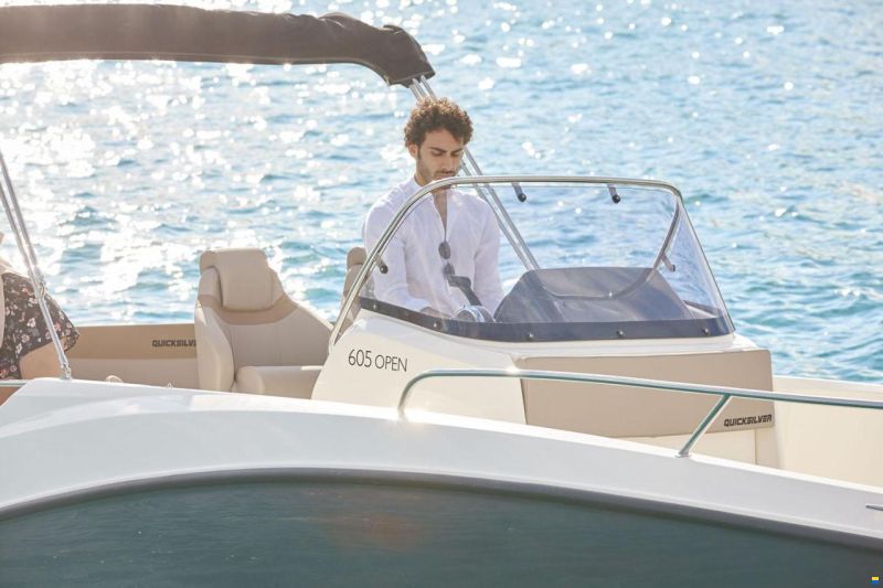 Quicksilver Activ 605 Open mit 115PS und Trailer