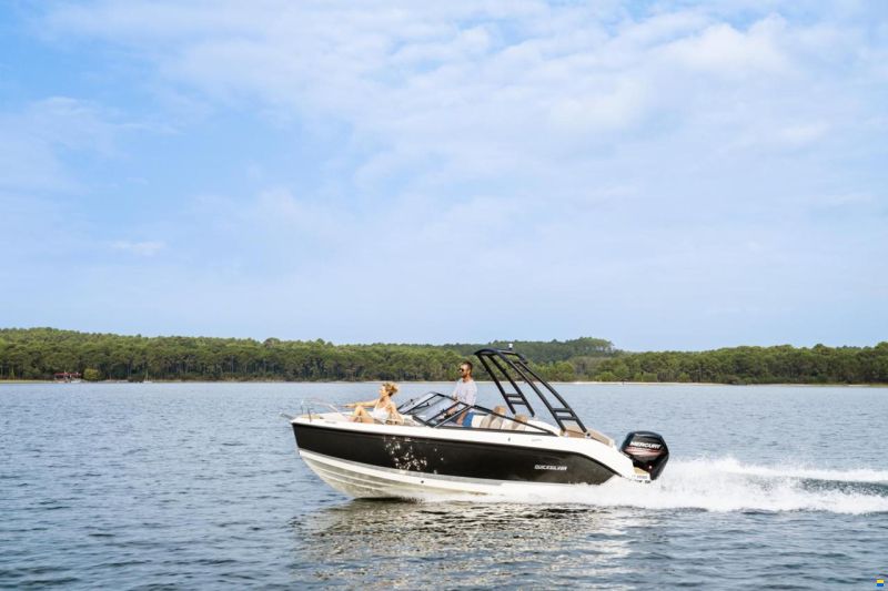 Quicksilver Activ 605 Bowrider mit 115PS und Trailer