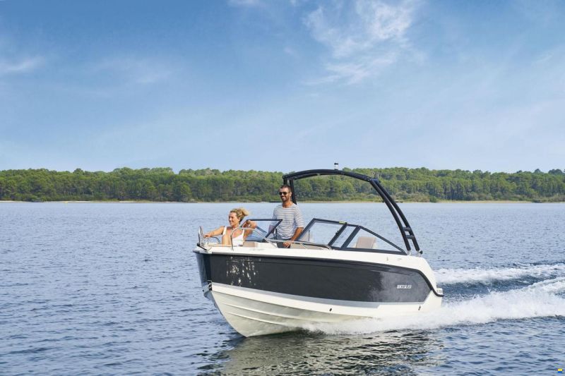 Quicksilver Activ 605 Bowrider mit 115PS und Trailer