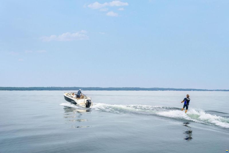 Quicksilver Activ 605 Cruiser und Trailer