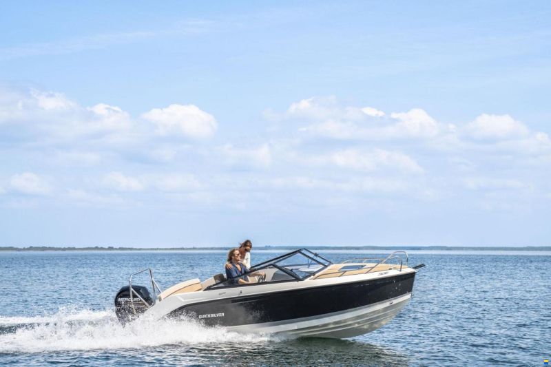 Quicksilver Activ 605 Cruiser und Trailer