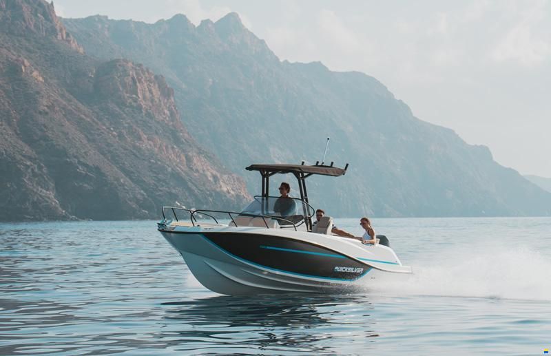 Quicksilver Activ 705 Open
