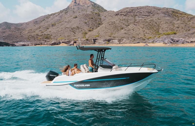 Quicksilver Activ 705 Open mit 150PS und Trailer